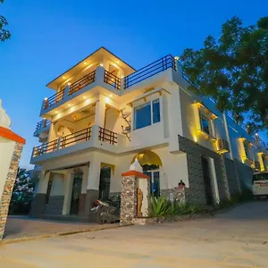 3* Hotel The Lavit Malhar Inn.